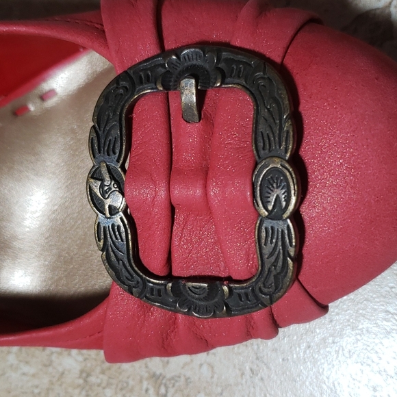 Red High Heels - Picture 4 of 10